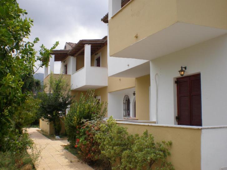 Socrates Studios Acharavi  Buitenkant foto