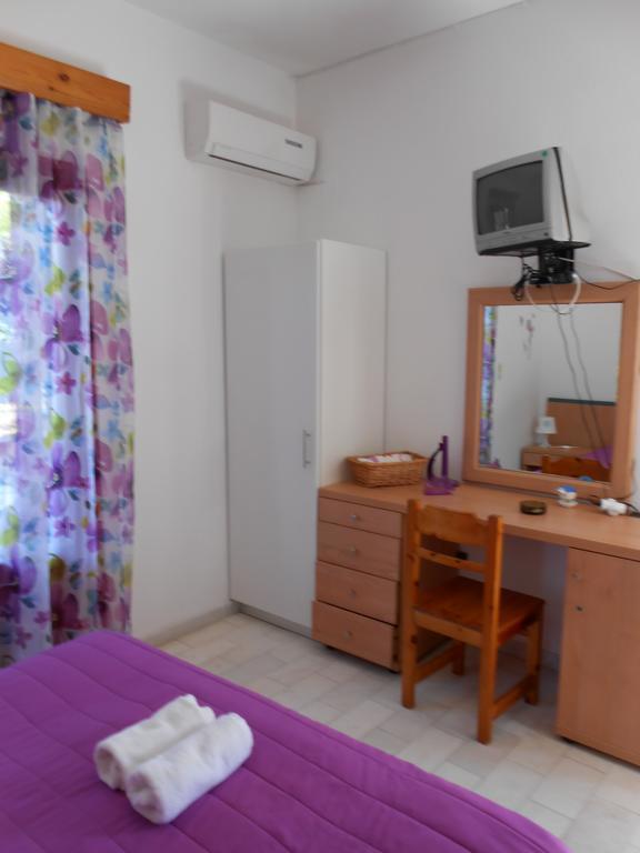 Socrates Studios Acharavi  Kamer foto